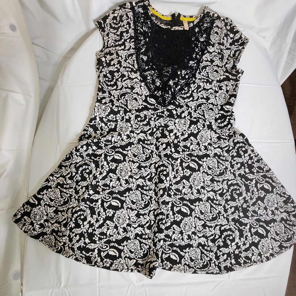 Fit & Flare XL Skater Dress Blk Wht Floral Crochet Whimsigoth Festival Emo Boho
